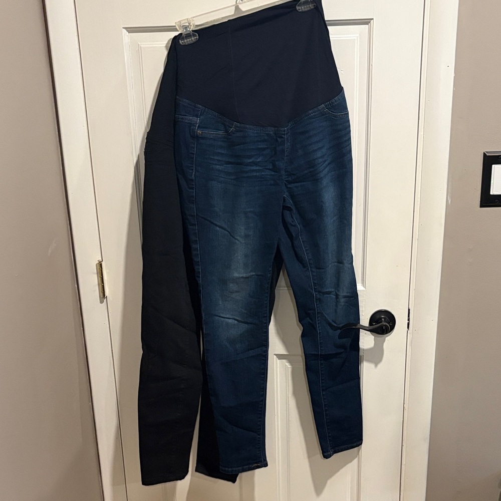2 pair of Women's Maternity Jeans Denim/Black